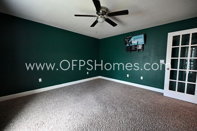 Building Photo - Home in South Crestview!