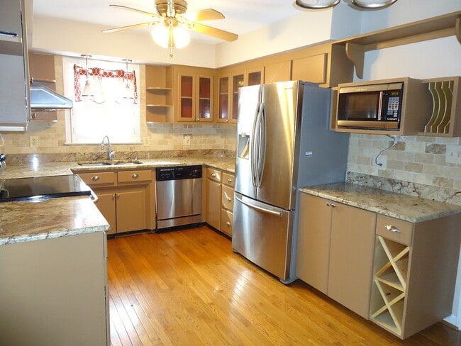 Building Photo - 805 Durango Ct