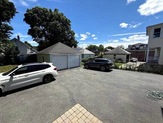 Building Photo - 108 Dalby St
