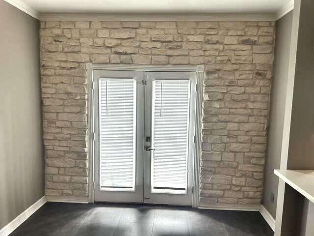 Building Photo - 11710 Southlake Dr