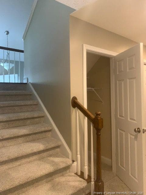 Building Photo - 670 Amberdale Cir W