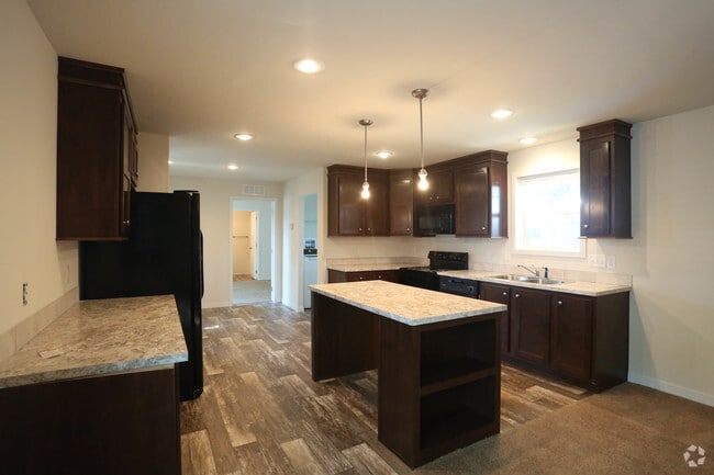 Interior Photo - Pin Oak Pointe