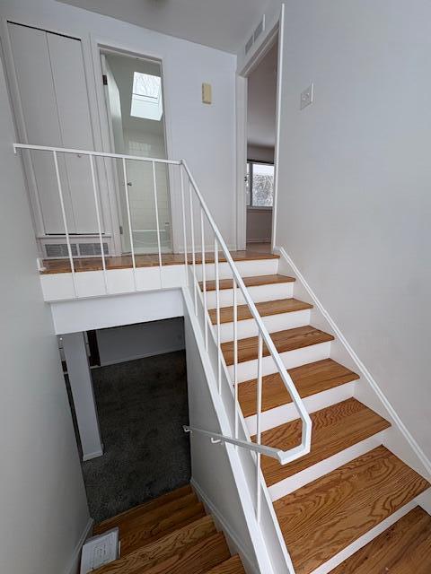 Building Photo - 255 Brookside Dr