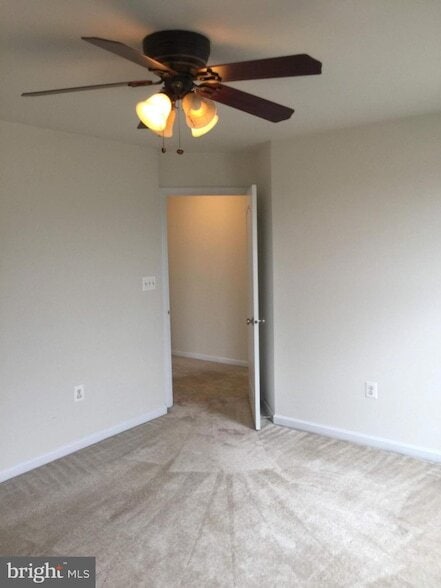 Building Photo - 43165 Barnstead Dr