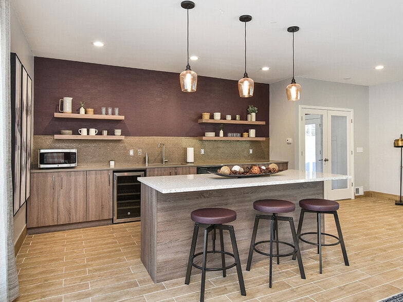 Building Photo - Pines of Burnsville