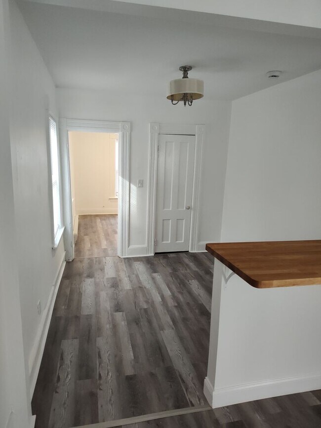 Building Photo - W. Hancock (282-284)