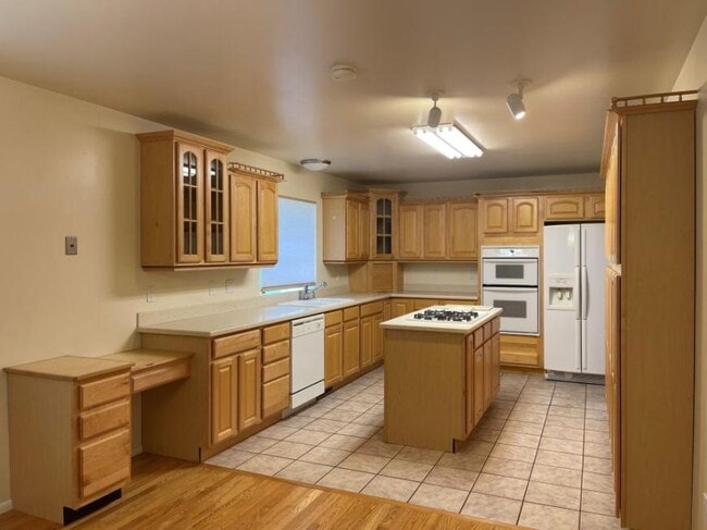Building Photo - 5 bedroom in Billings MT 59102