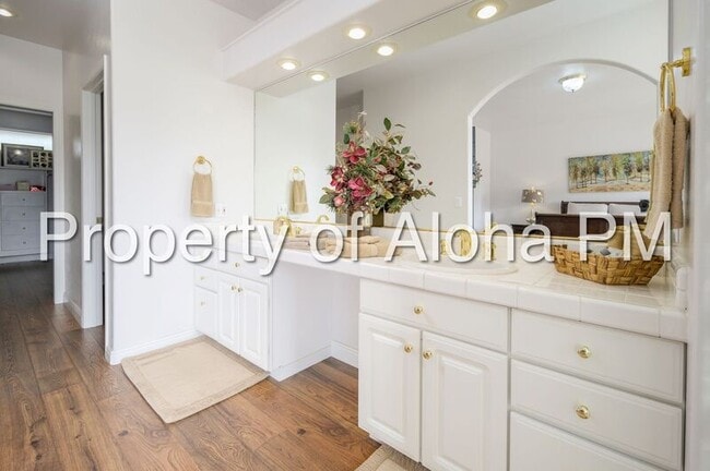 Building Photo - 108 Lakeshore Dr