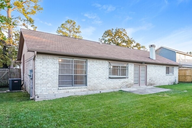 Building Photo - 20117 Dawn Mist Dr