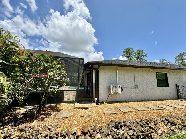 Building Photo - 5580 Cynthia Ln
