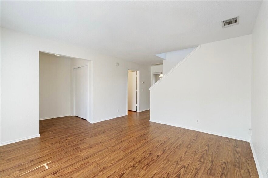 Building Photo - 4508 Best Way