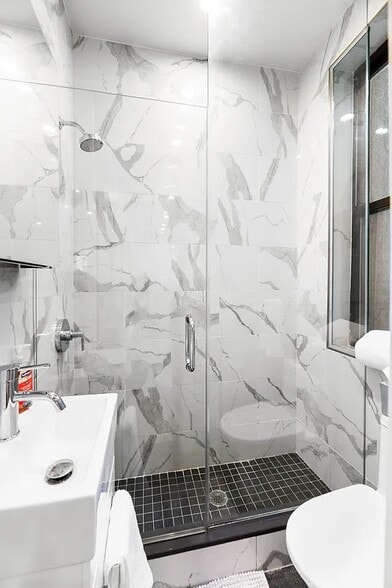 Building Photo - 238 E 58th St