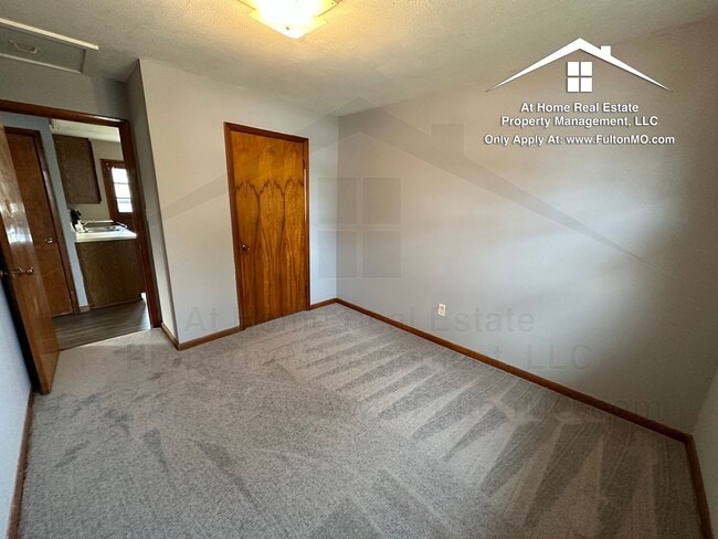 Building Photo - 911 Castlewood Ave