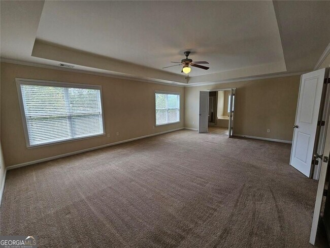 Building Photo - 3755 Long Lake Dr