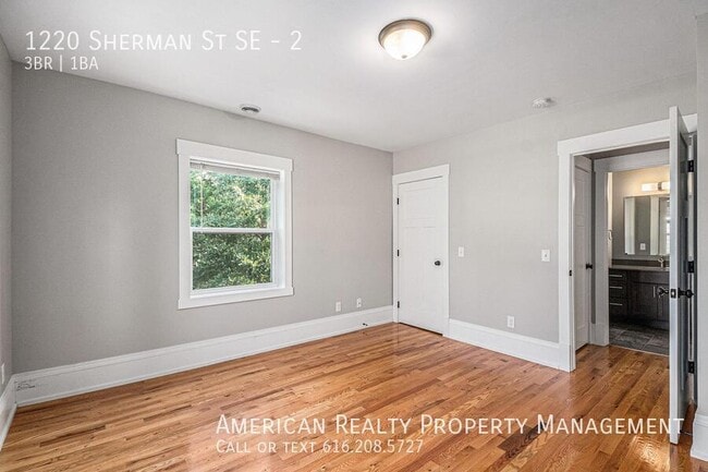 Building Photo - 1220 Sherman St SE