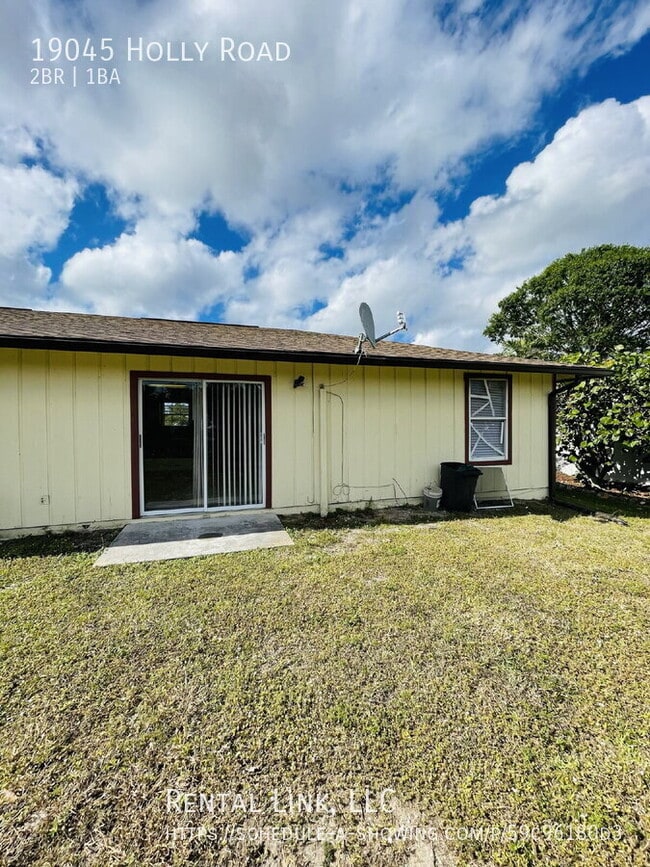 Building Photo - 19045 Holly Rd