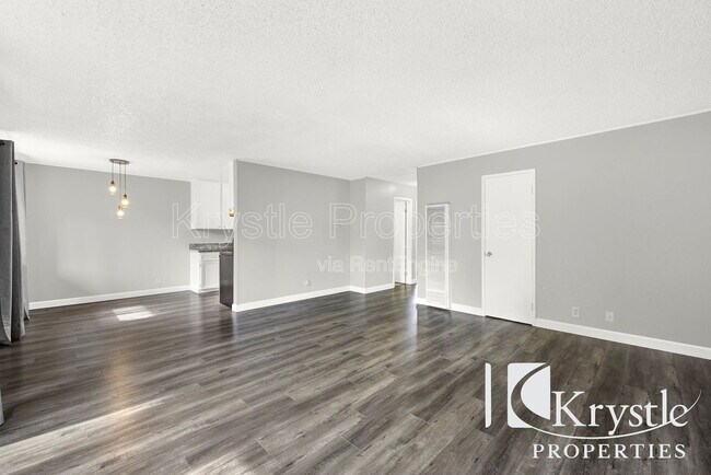 Building Photo - 1060 Oak Grove Rd