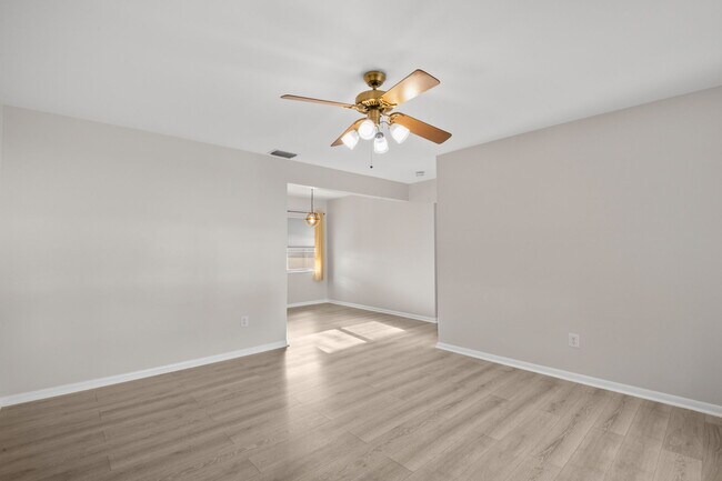 Building Photo - 5600 33rd Ave N