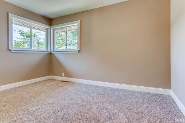 Building Photo - 2161 Washington Ave