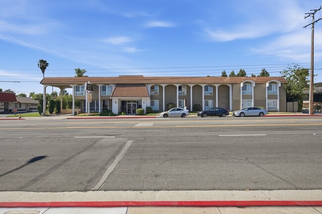 Building Photo - Foothill Suites