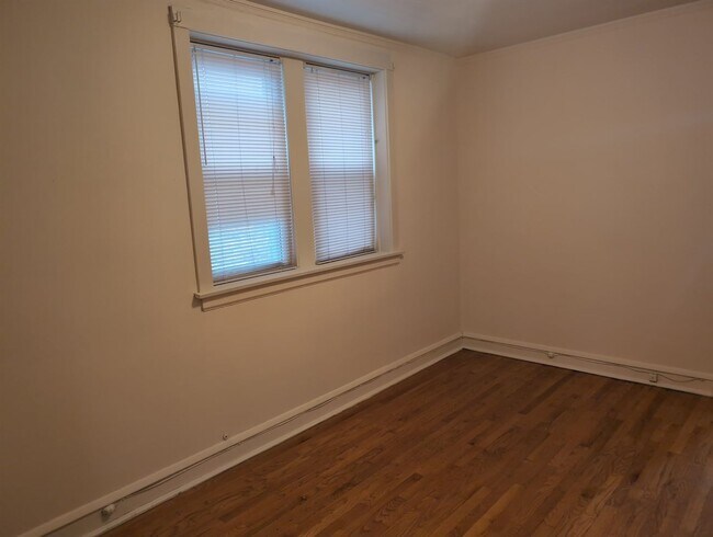 Building Photo - 5455 N Christiana Ave