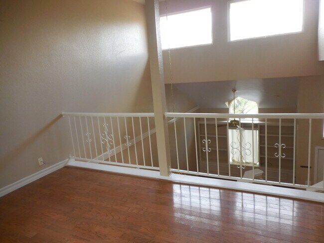 Building Photo - 10912 Sandy Koufax Dr