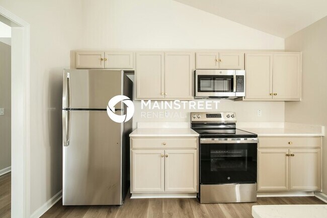 Building Photo - 3 Bedroom Pet-Friendly Home in GREENSBORO,...