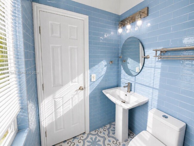 Building Photo - 3025 Indian Creek Dr
