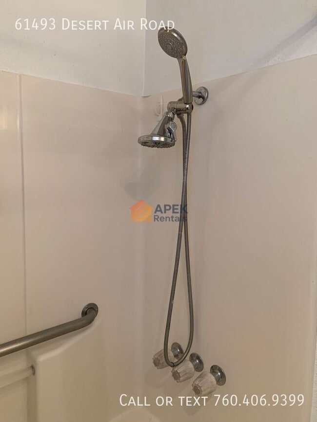 Building Photo - 61493 Desert Air Rd