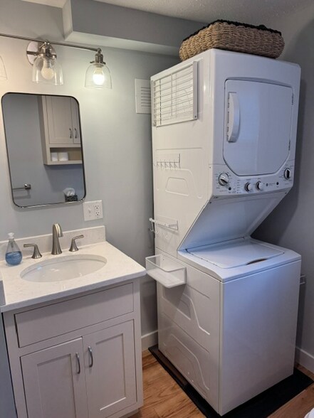 Building Photo - 42 Washington Rd