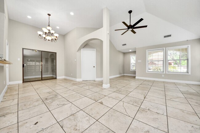Building Photo - 5039 E Pagewick Dr