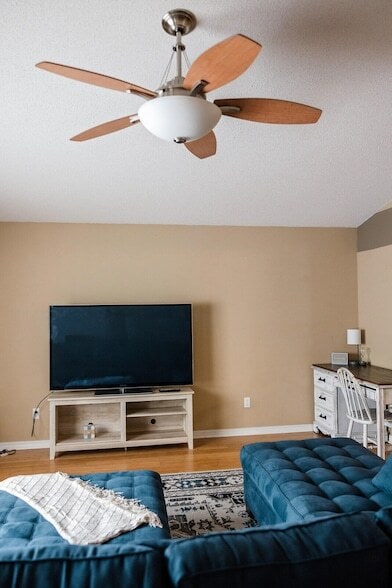 Building Photo - 2026 Catline Cir
