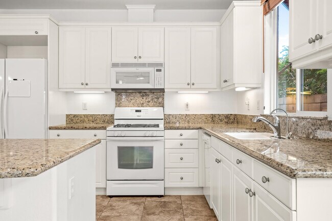 Building Photo - 2651 Desert Breeze Way