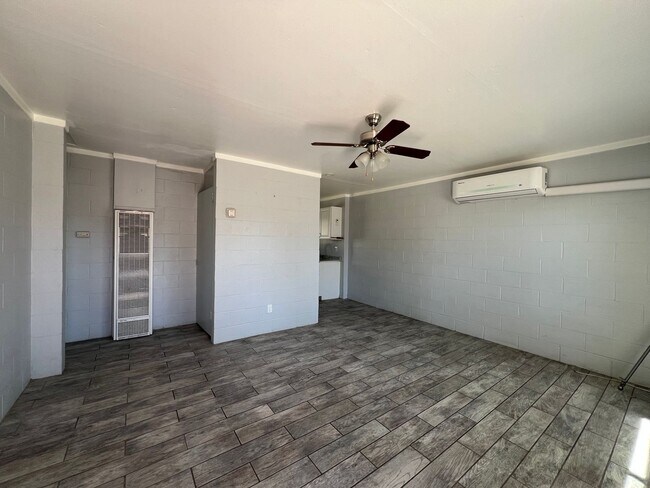 Building Photo - P266