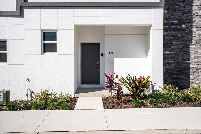 Building Photo - 277 Famagusta Dr