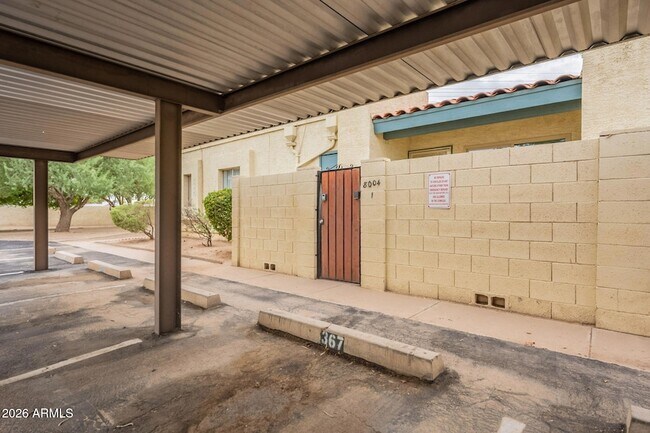 Building Photo - 8004 N 32nd Dr