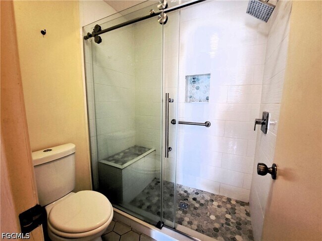 Building Photo - 10525 Putnam Ct