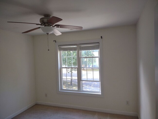 Building Photo - COMING SOON!! Lovely 2 Bedroom House | Gre...