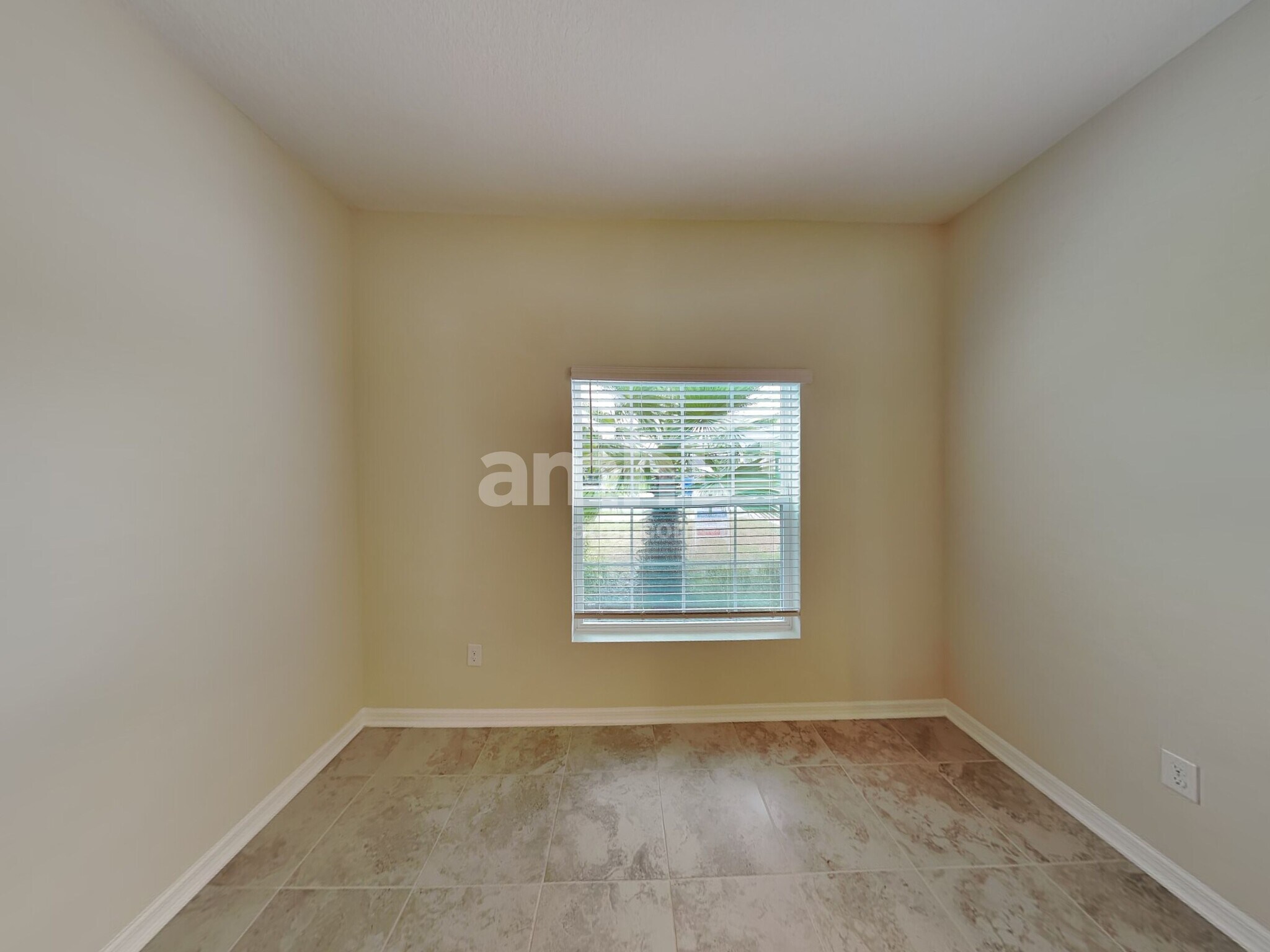 Building Photo - 1813 Henley St