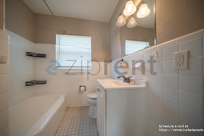 Building Photo - 925 17th St S