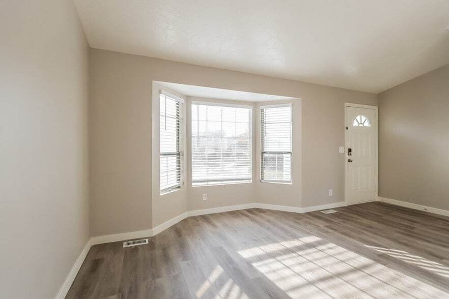 Building Photo - 3986 W 8660 S