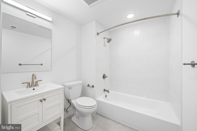 Building Photo - 4324 Lancaster Ave