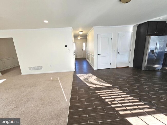 Building Photo - 269 S Marshview Terrace