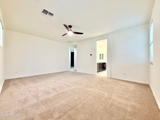 Building Photo - 735 W Derringer Way