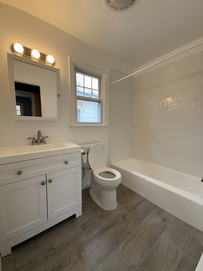 Building Photo - 2 Frances Ave