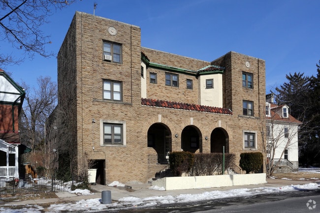Primary Photo - Wayne Iris Apartments
