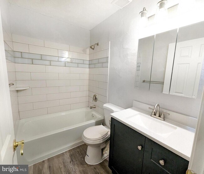 Building Photo - 6912 Myersview Dr