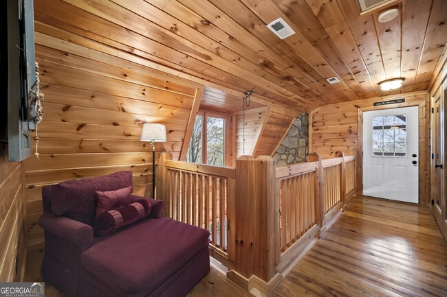 Building Photo - 1274 Foxhound Trail NE