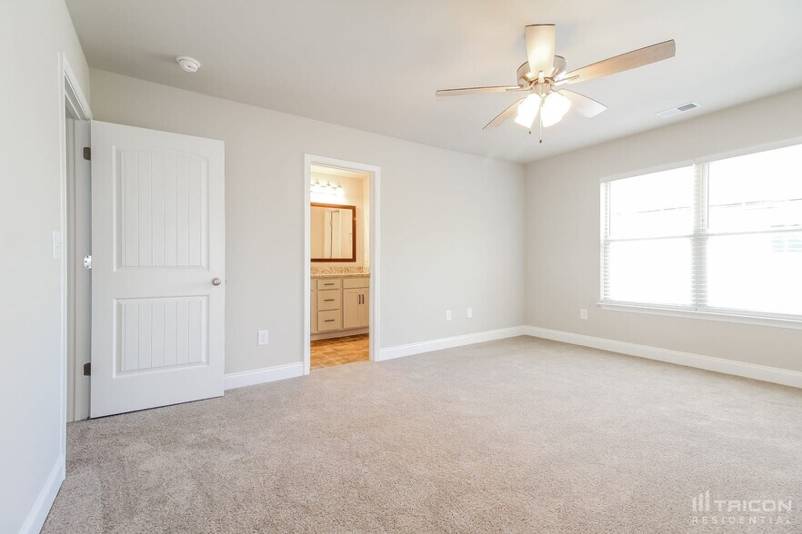 Building Photo - 109 Patagonia Rd