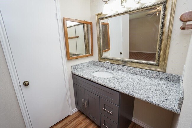 Building Photo - 2722 Amaranth Dr